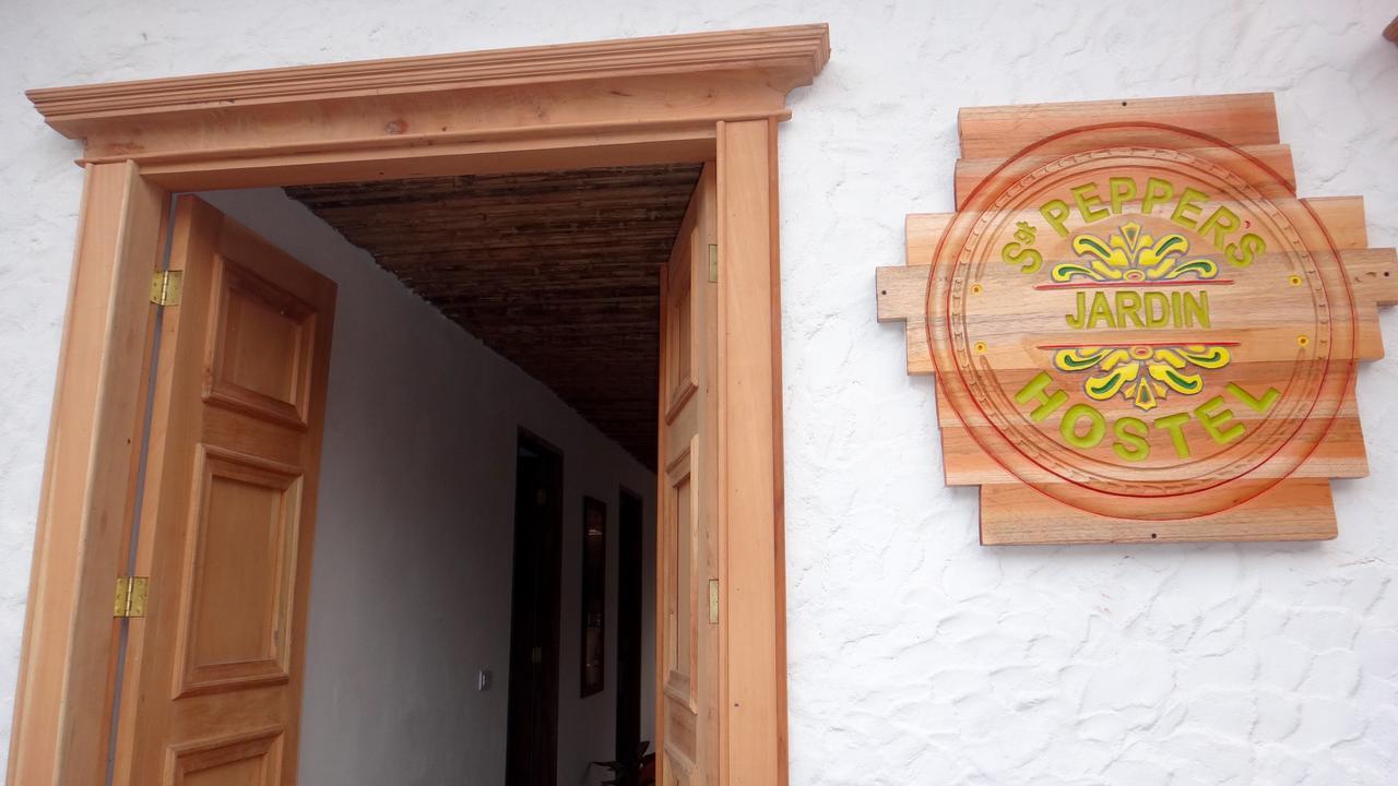 Sergeant Pepper'S Hostel Jardín Extérieur photo