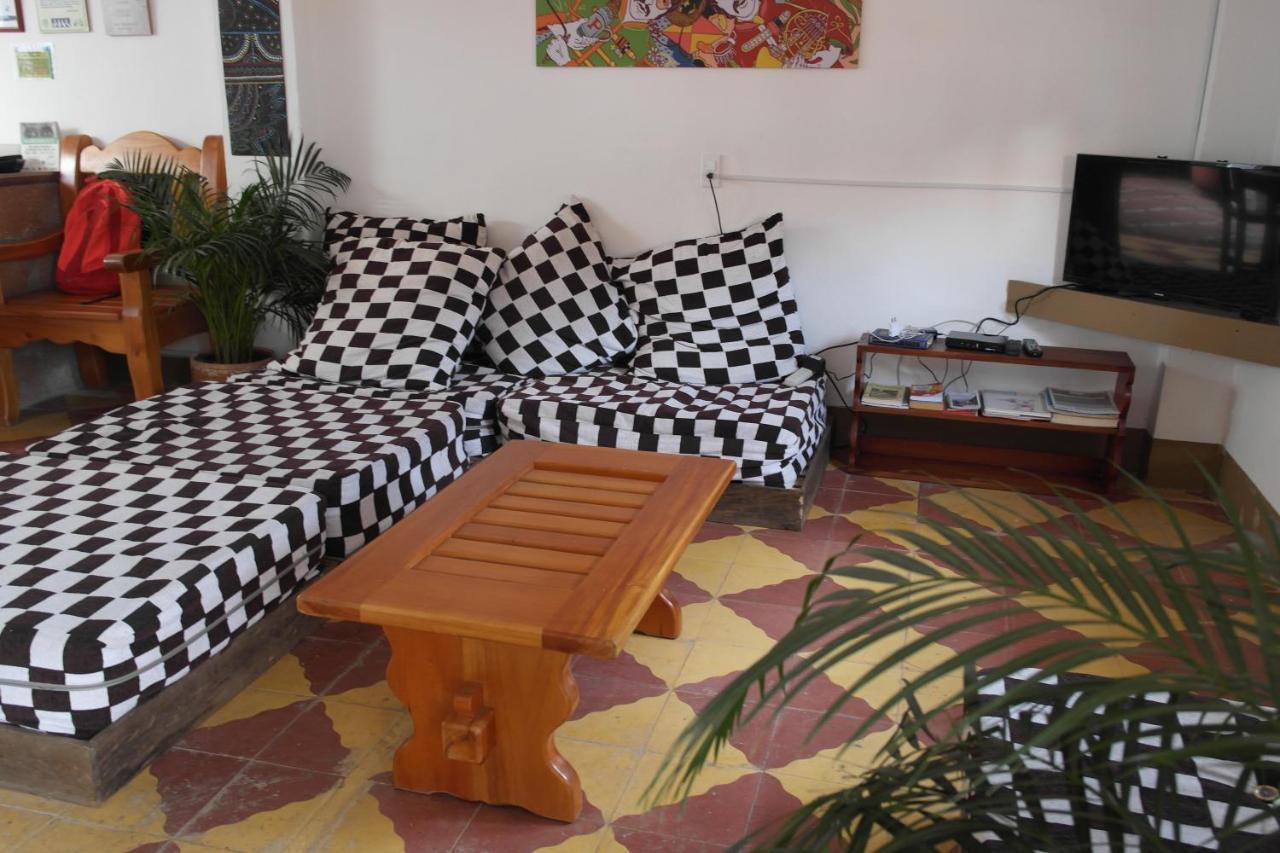 Sergeant Pepper'S Hostel Jardín Extérieur photo